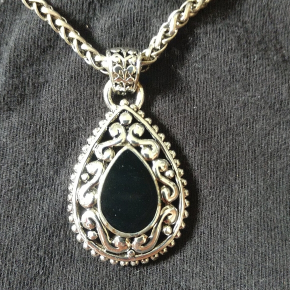 Silver & black pendant costume - Picture 2 of 3